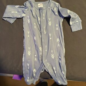 Infant button down onesie with arrow print